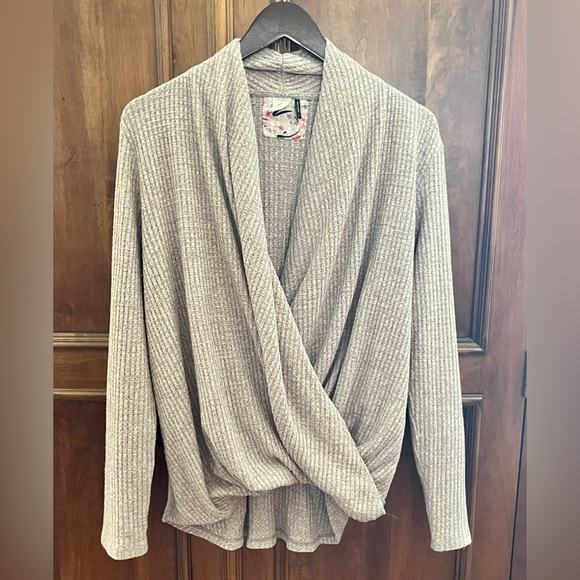 Anthropologie akemi + kin Wrap Front Sweater, size Large - Picture 2 of 13